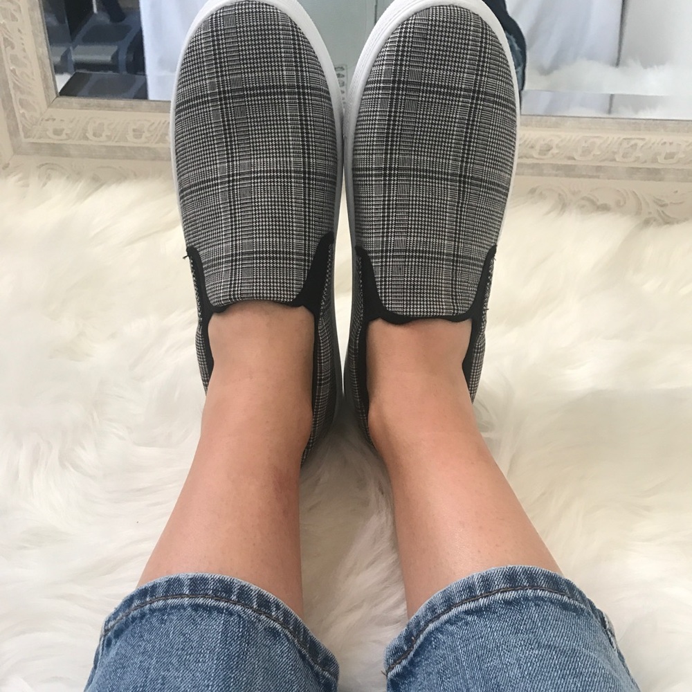 Plaid Pull On Sneaker - Picture 5 of 8